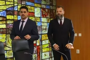 ММС прескача процедурата за "Българска армия" с юридическа хватка