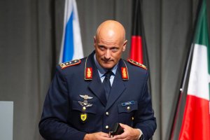 НАТО е длъжна да бъде готова за ядрената заплаха от