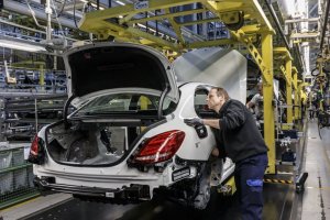 Германският парламент прие днес закон за повишаване на минималното почасово