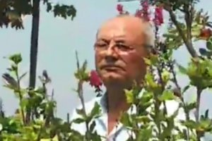 Нетрадиционен начин да сложи началото на празненството за рождения си