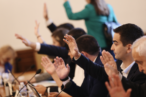 Увеличение на пенсиите ще има но вариантът на правителството може