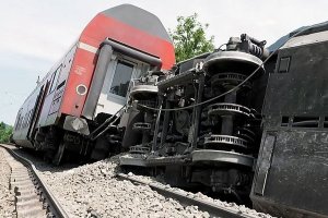 Над 100 ранени в нова катастрофа с влак съобщи Дер