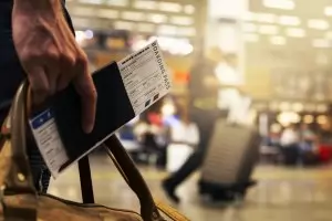 Какво да правим, ако куфарът не "кацне" навреме на летището 