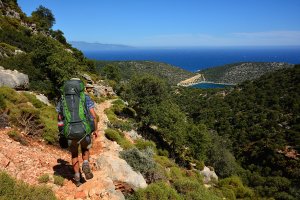 Закътани плажове с фин златист пясък и тюркоазена вода панорамни