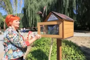 Зелени библиотеки ни зоват в парковете на София

