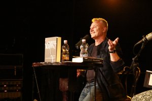 Захари Карабашлиев е назначен като писател в Народния театър Иван