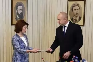 Радев ще проведе в петък консултации за третия мандат за кабинет