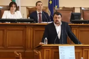 Нови парламентарни комисии подхващат „Лукойл“ и руските газопроводи