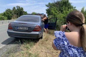 54 годишен криминално проявен софиянец превозващ седем сирийски бежанци е задържан