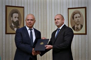 След извънредно кратка среща продължила едва около 3 минути президентът