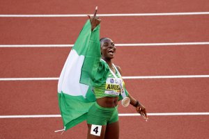 Тоби Амусан е новата световна шампионка и световна рекордьорка в