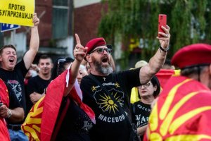 Само защото сме в ЕС използвам френската дума протежета protégés вместо