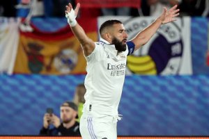 Актуалният носител на най престижната индивидуална награда във футбола Златната