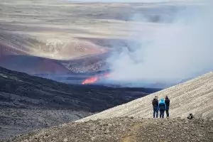 Изригна вулкан в Исландия (видео)