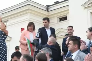 "Промяната" тръгна на избори като ляво-дясна партия