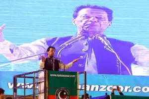 Бившият пакистански премиер Имран Хан е обвинен в тероризъм