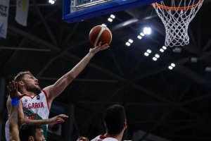 Българският национален отбор по баскетбол започна по убедителен начин участието