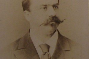 На 15 март 1891 г неколцина съзаклятници организират покушение срещу