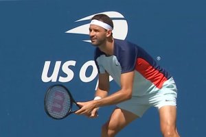 Григор Димитров постигна убедителна победа на старта на последния за