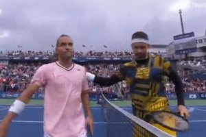 Макар и неочаквано трудно Григор Димитров спечели двусетова победа срещу