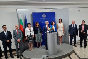 Ако започнатите реформи в средното и висшето образование не продължат средствата