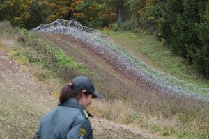 Литва построи ограда по границата си с Беларус Във всички