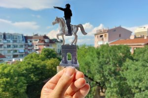 Трябва ли ни паметник на Кристо Този петък в галерия Sarieva