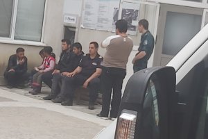 Полицията залови тежкотоварен автомобил с мигранти в района на бензиностанция в