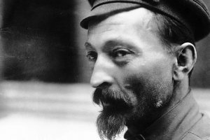 БИБЛИОТЕКАРСКИ ИНСТИТУТ ГЪЛЪБАРНИКА Известната българска пророчица и милиционерка Баба Ванга се