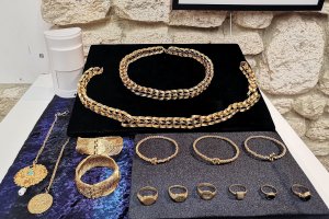 Изложба Предмети на разкош Чипровска златарска школа на Националния исторически