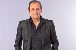 Момчето което говори с морето а напоследък предизвика бурен