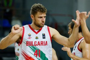 Баскетболистът Александър Везенков е най добрият спортист на България за