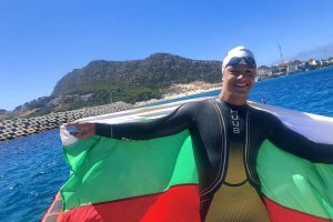 Българският плувец маратонец Цанко Цанков спечели състезанието по преплуване на Гибралтарския проток