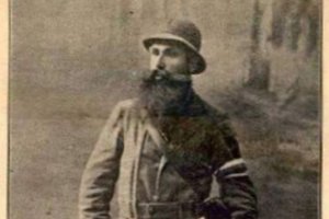 В зората на ХХ век видинският учител Александър Николов тръгва на