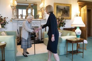 Кралицата на Великобритания Елизабет II има здравословни проблеми и лекарите