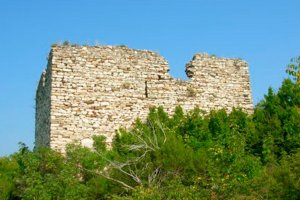 Средновековната крепост Бялград наричана още Бялградец заради белите си зидове