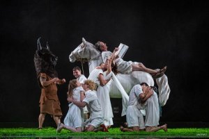 С премиера на спектакъла на проф Пламен Марков Вампир по