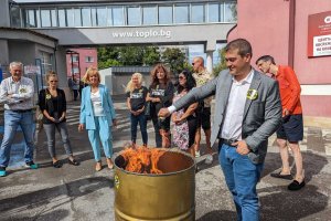Няма пари за кебапчета, няма и ум за идеи - политици омайват народа II