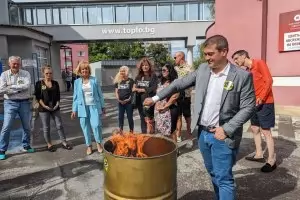 Няма пари за кебапчета, няма и ум за идеи - политици омайват народа II