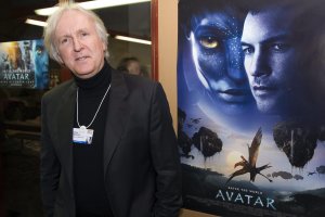 Докато феновете на най касовия филм в историята на киното очакват