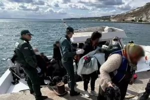 Граничари спасиха мигранти на лодка до нос Шабла