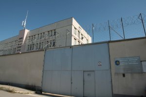 Всички центрове за бежанци в страната са препълнени с над