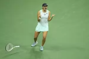 Световната №1 направи три обрата в един мач преди финала на US Open