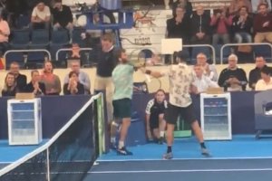 Грозни сцени се разиграха след края на мача между Адриан