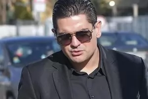 ЛубрикантГейт! Борисов ползвал Руди Гела за Волтарен гел