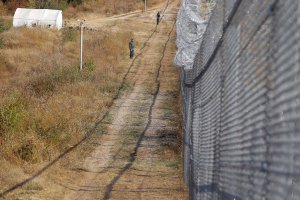 Войници ще ремонтират оградата изградена преди време на българо турската