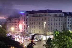 Един човек загина а друг пострада при пожар в хотел
