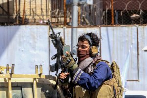 Двама служители на руското посолство в Кабул бяха убити днес