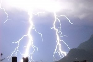 В София над 80 от сградите са бе мълниезащита особено