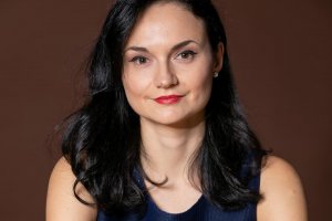 Наричат я Жената с котка на българската стендъп сцена 38 годишната